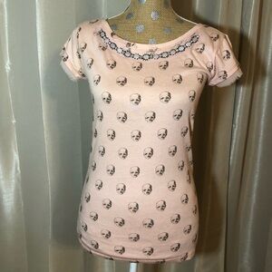 Princess Vera wang skull embellished tee